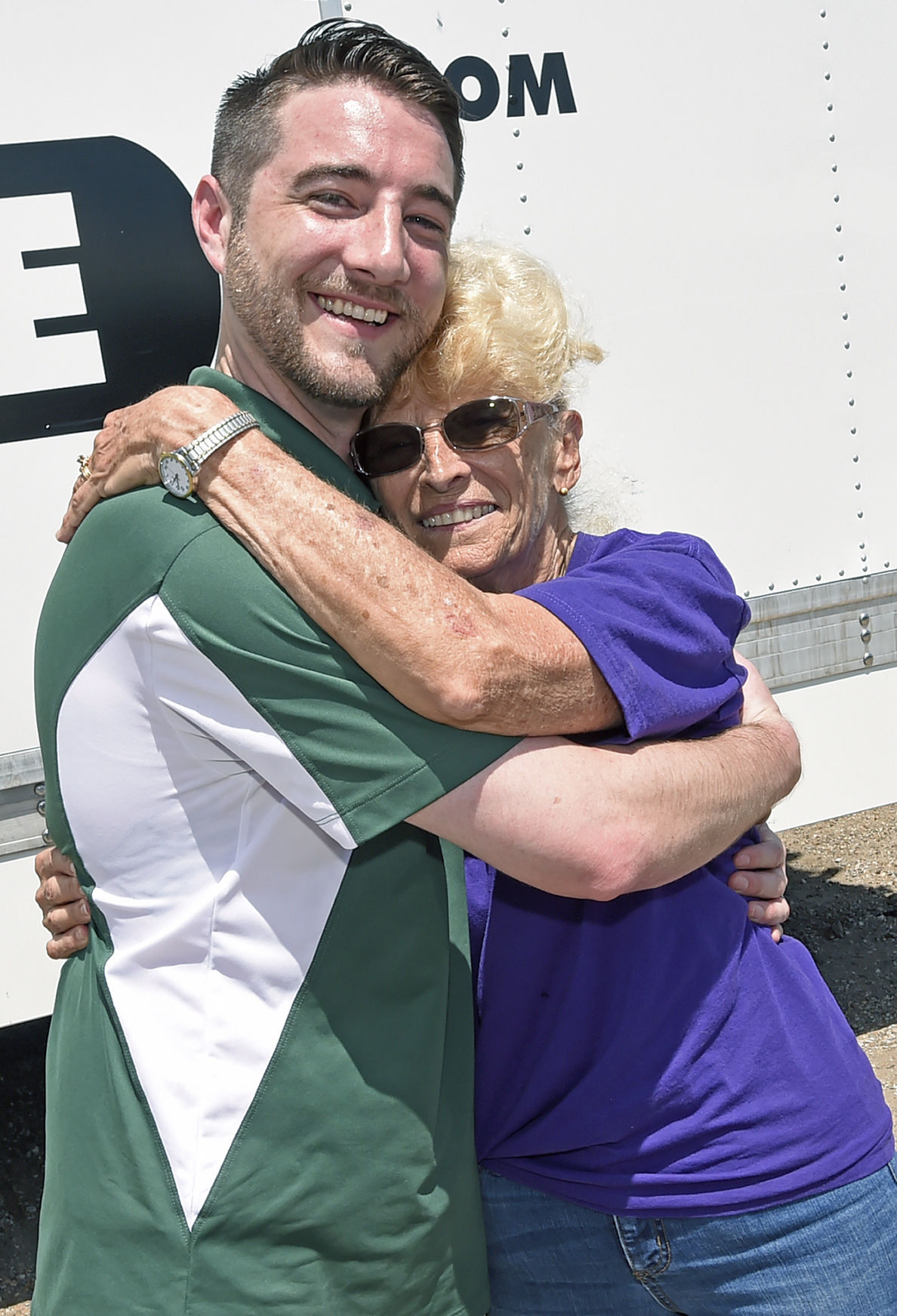 BR.shelterdelivery0189.060219 bf.jpg